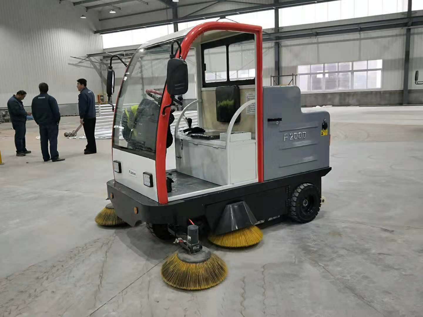 駕駛式掃地機 駕駛式掃地機